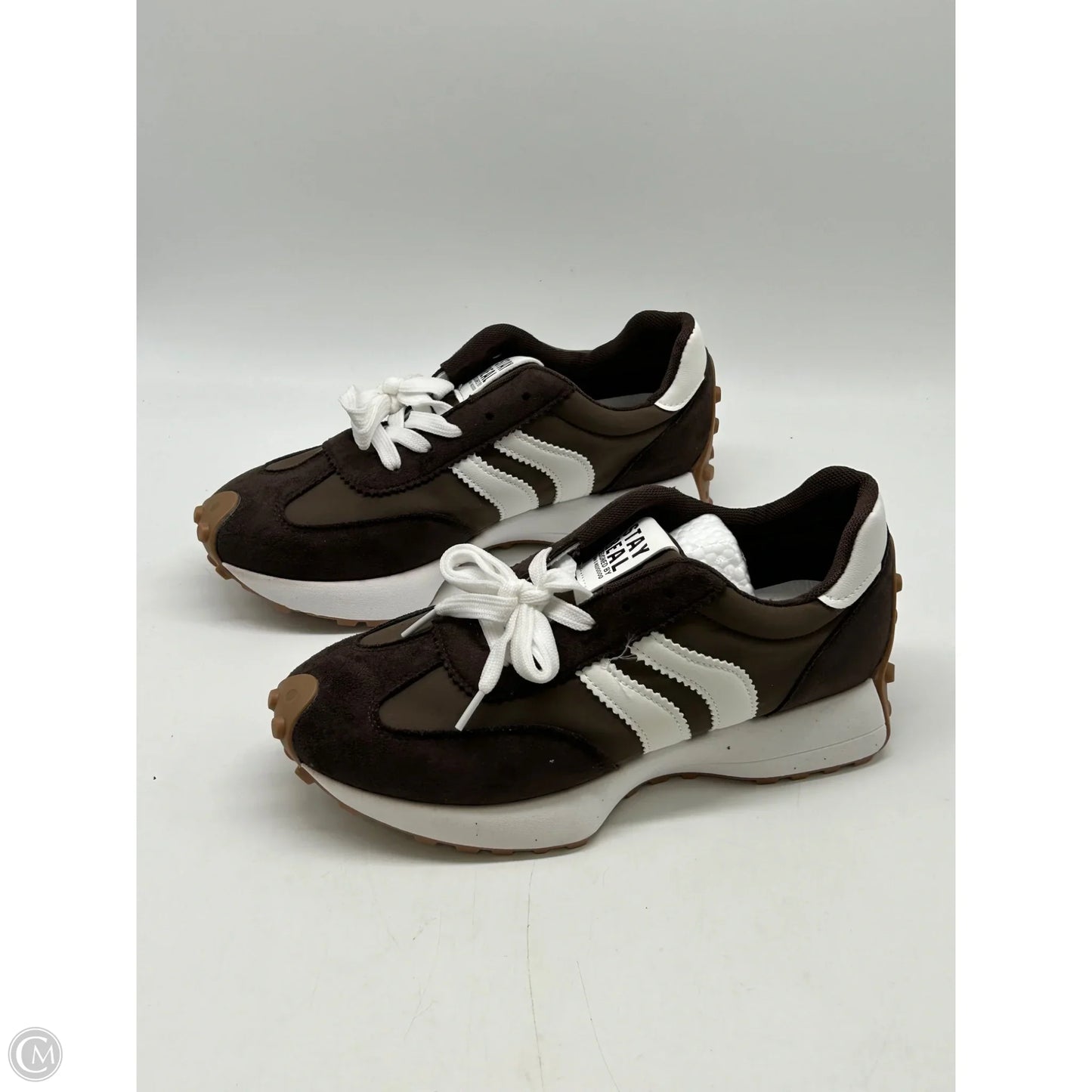 Shoes Athletic By Clothes Mentor In Brown, Size: 9