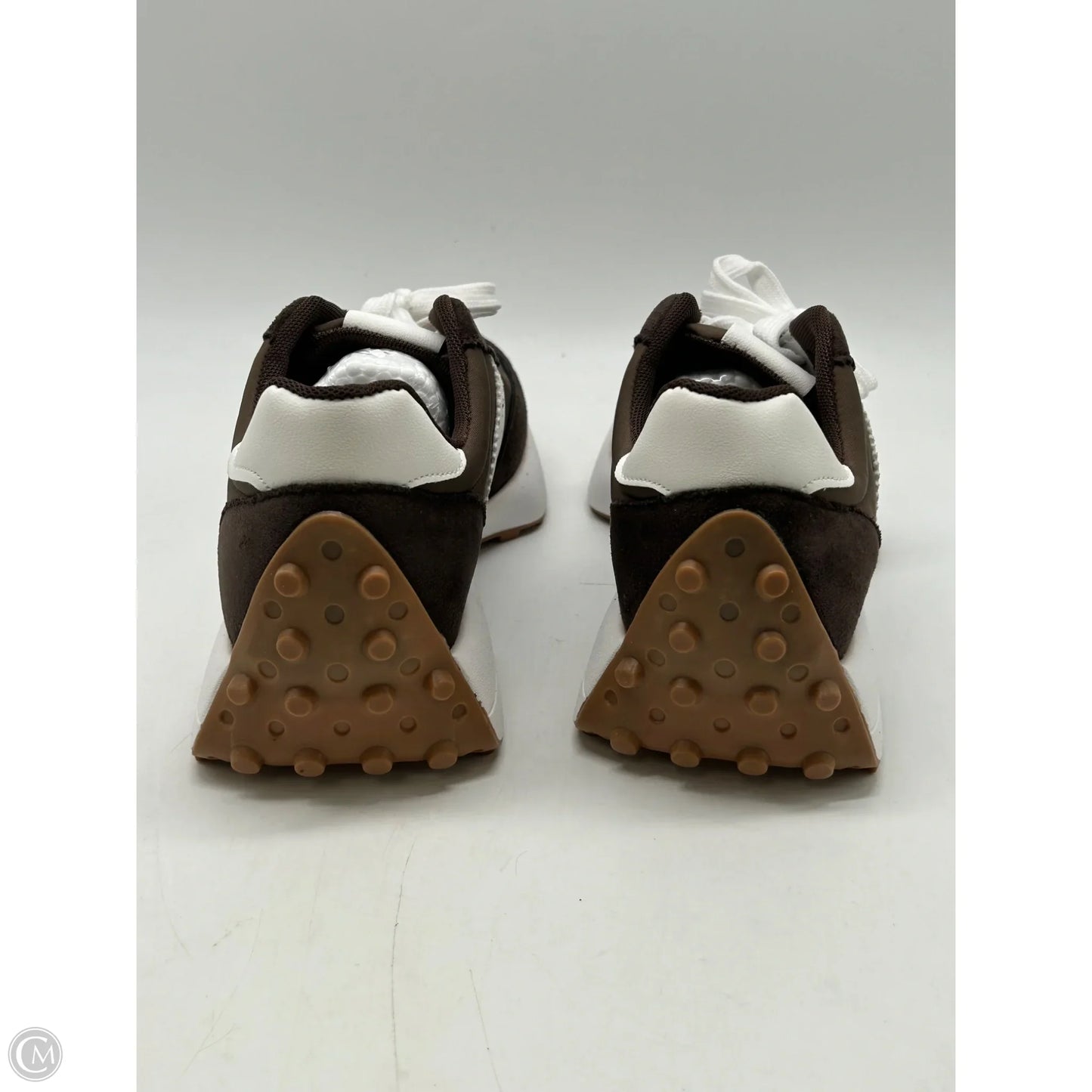 Shoes Athletic By Clothes Mentor In Brown, Size: 9