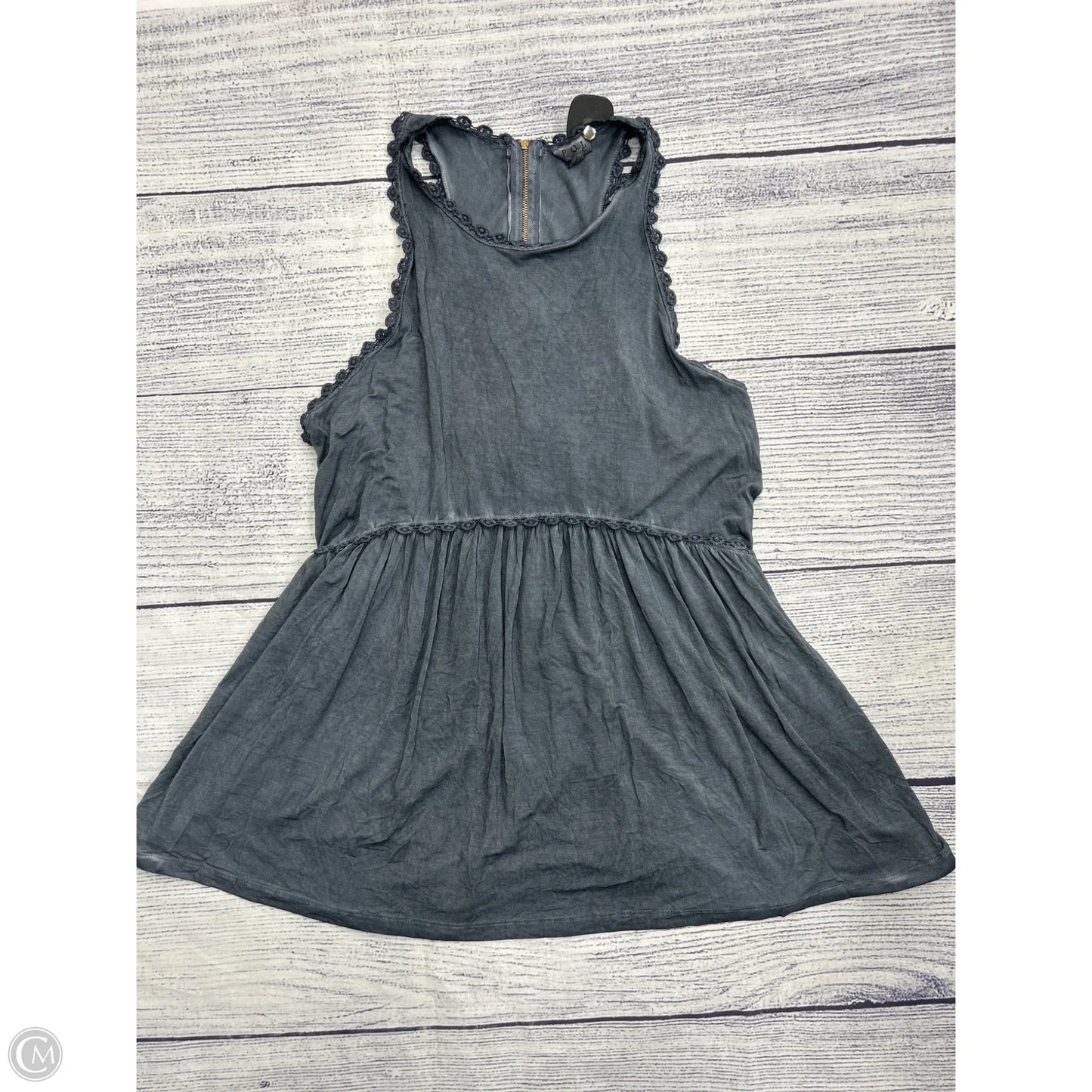 Tank Top By Pol In Grey, Size: L