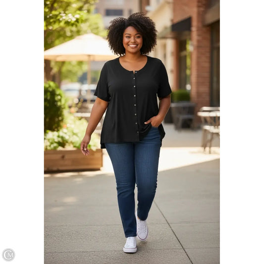 Top Short Sleeve By Cato In Black, Size: 2x