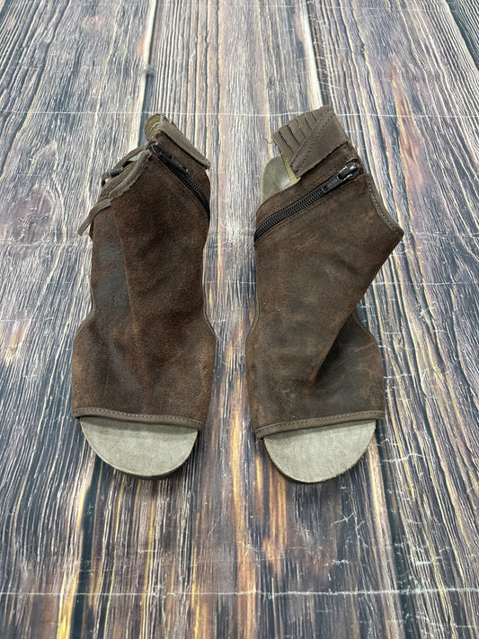 Sandals Heels Block By Otbt In Brown, Size: 8.5