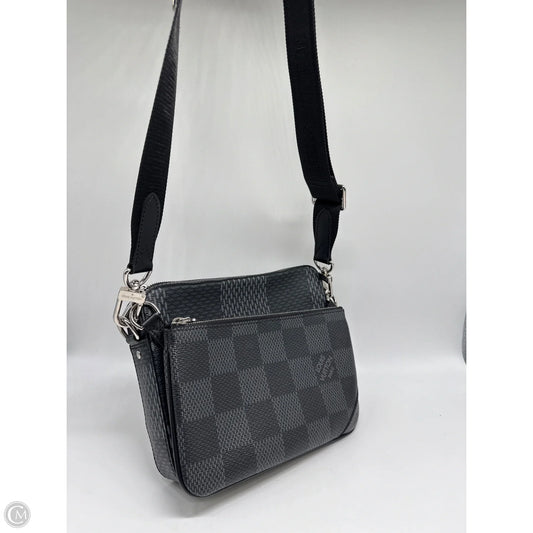 Crossbody Luxury Designer By Louis Vuitton, Size: Medium