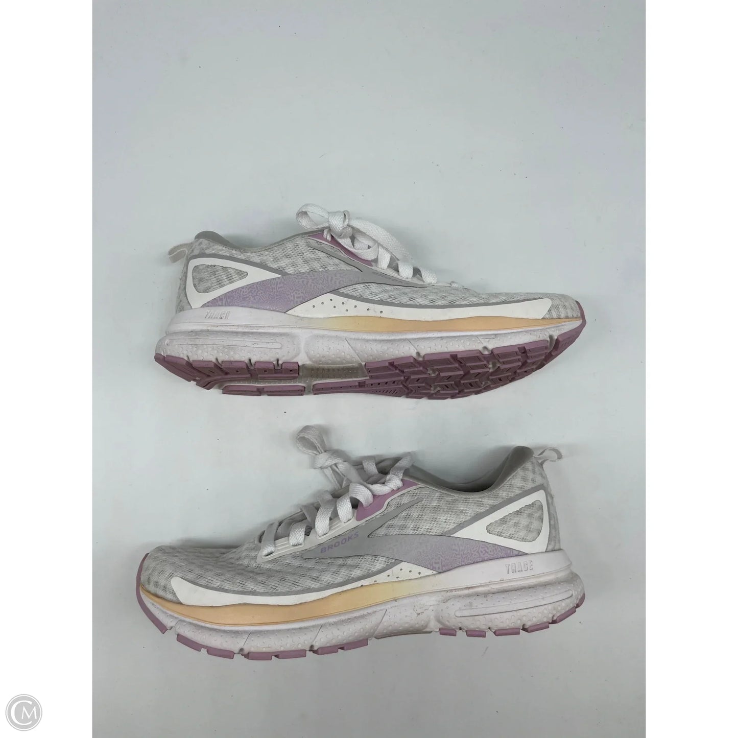 Shoes Athletic By Brooks In White, Size: 6.5