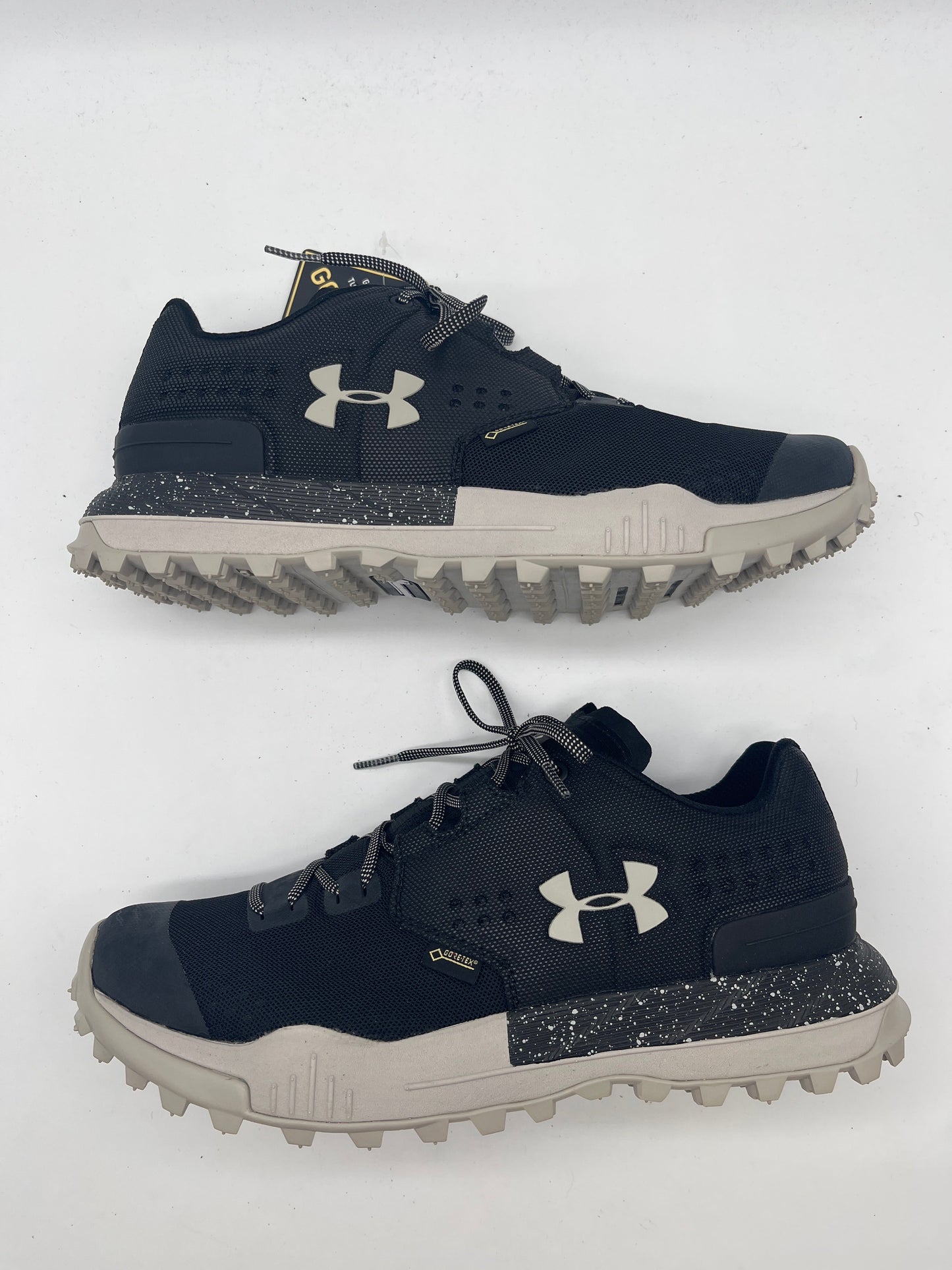 Black Shoes Hiking Under Armour, Size 11