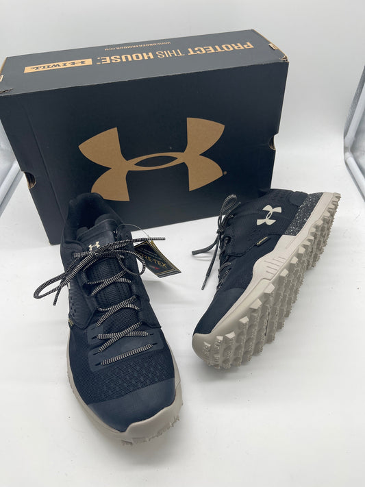 Black Shoes Hiking Under Armour, Size 11
