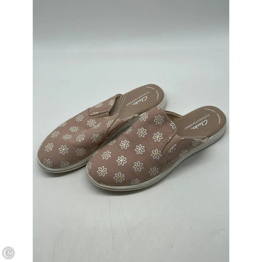Shoes Flats By Clarks In Tan, Size: 7.5