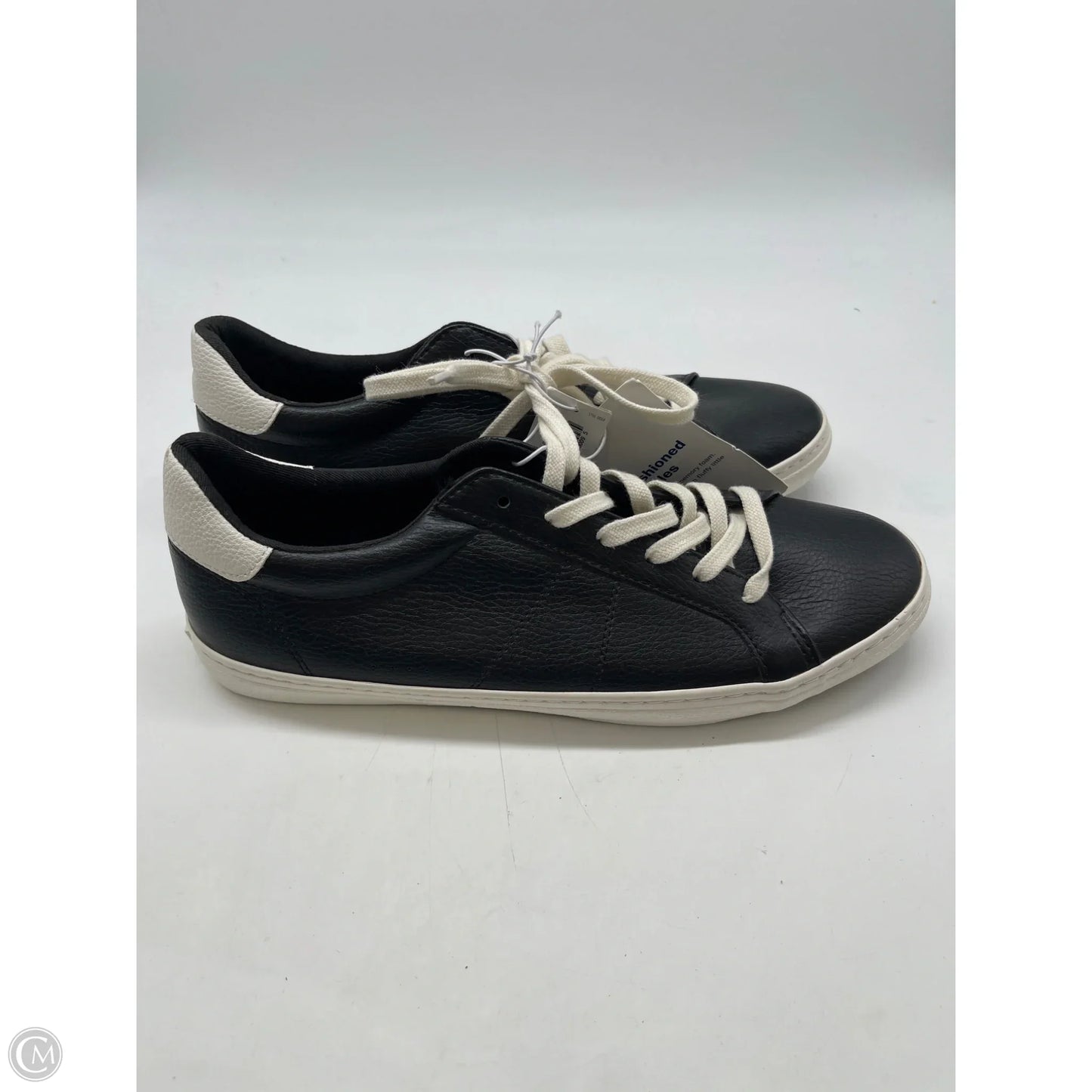 Shoes Sneakers By Old Navy In Black, Size: 9