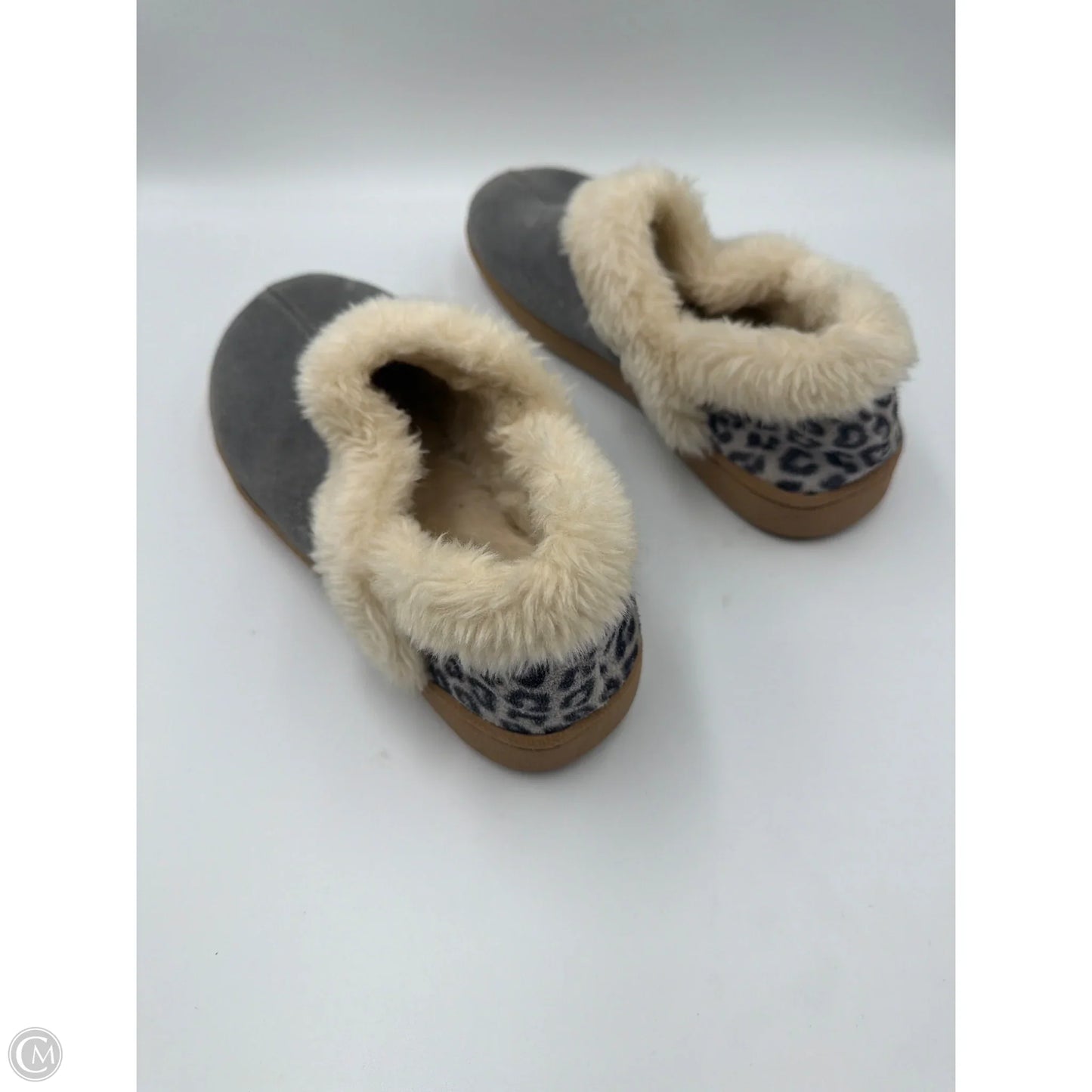 Shoes Flats By Clarks In Grey, Size: 7