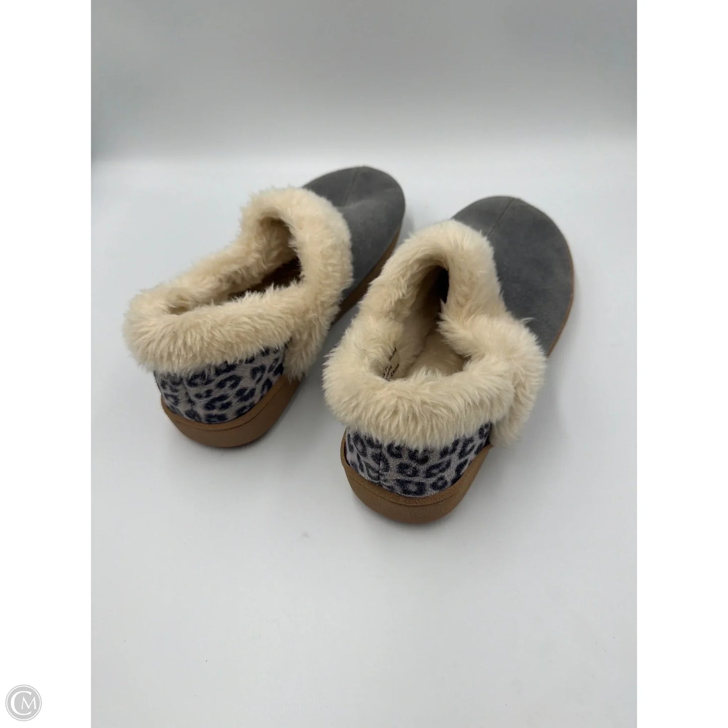 Shoes Flats By Clarks In Grey, Size: 7