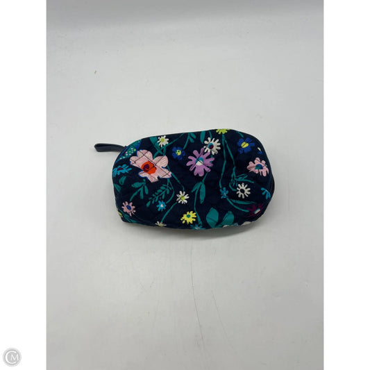 Makeup Bag By Vera Bradley, Size: Medium