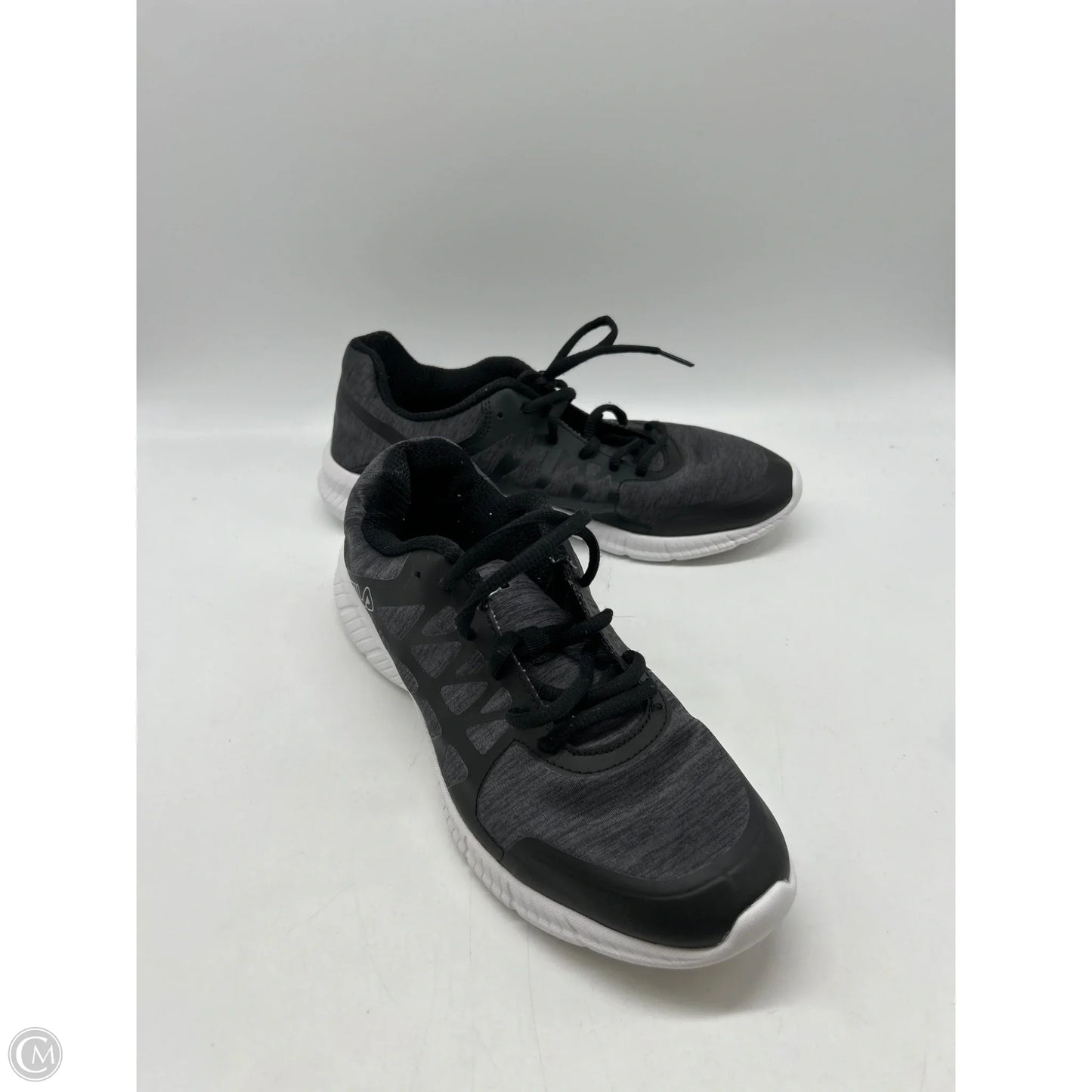 Shoes Sneakers By Fila In Grey, Size: 9