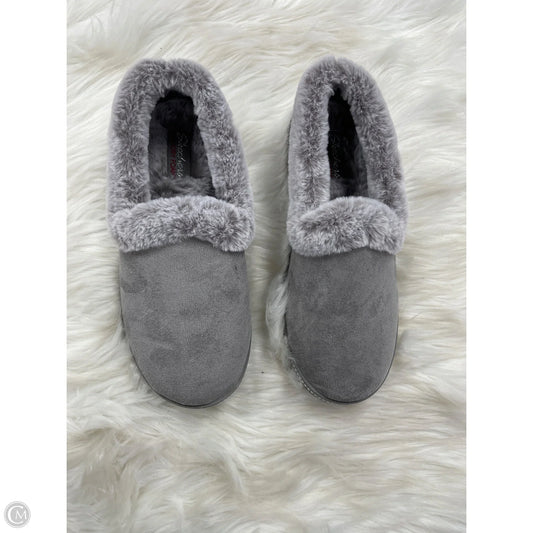 Shoes Flats By Skechers In Grey, Size: 8