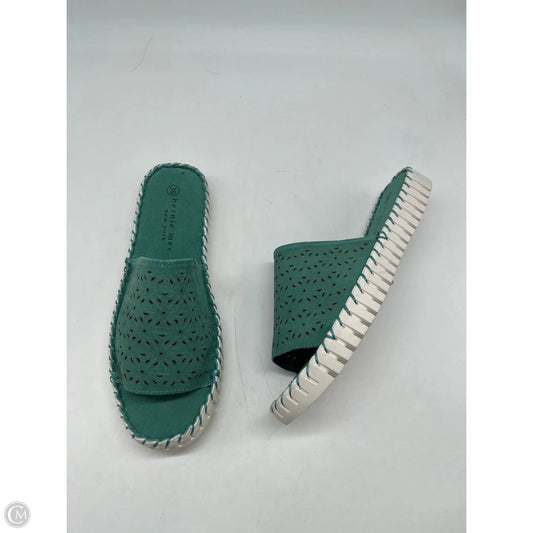 Sandals Flats By Bernie Mev In Green, Size: 8.5