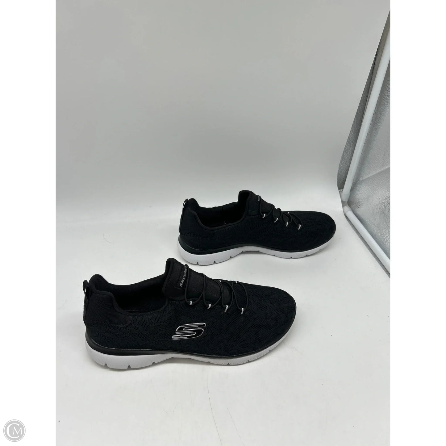Shoes Athletic By Skechers In Black, Size: 8.5