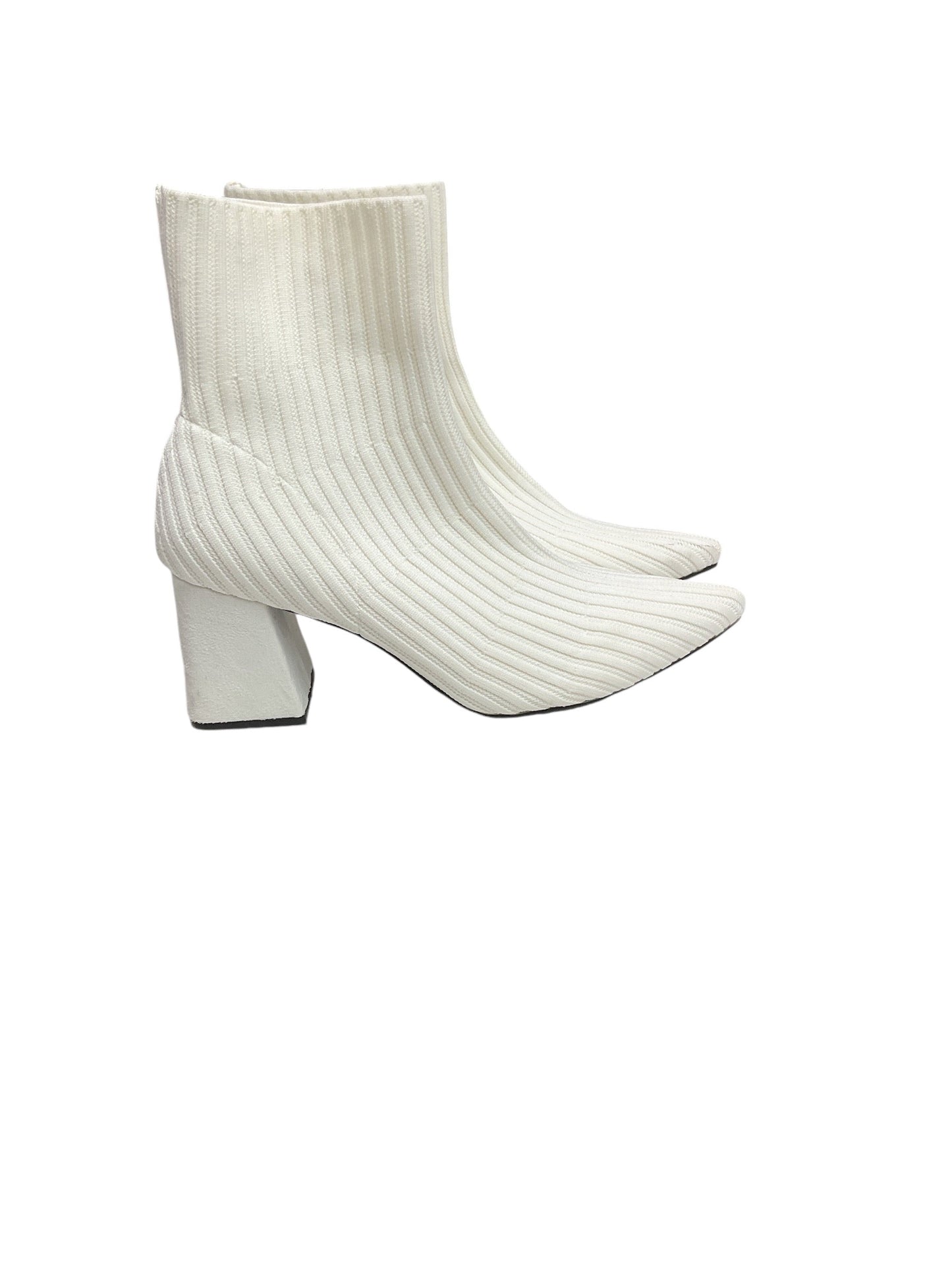 Boots Ankle Heels By Clothes Mentor In White, Size: 9