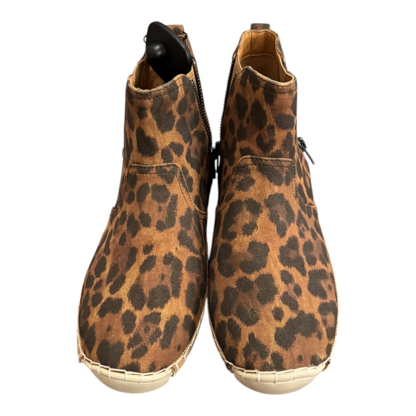 Boots Ankle Flats By Yellow Box In Animal Print, Size: 8