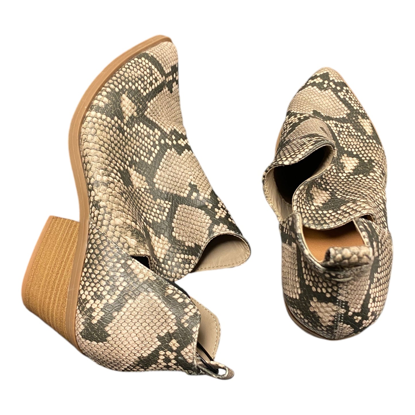 Boots Ankle Heels By Universal Thread In Snakeskin Print, Size: 7.5