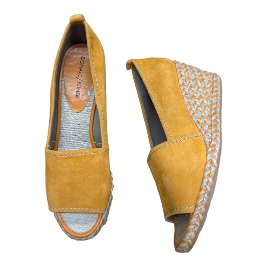 Yellow Sandals Designer Donald Pliner, Size 8