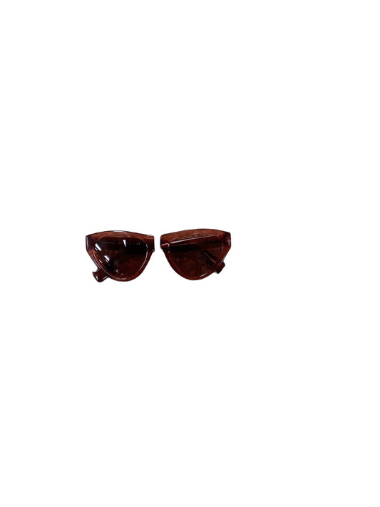 Sunglasses Luxury Designer By Burberry  Size: 01 Piece