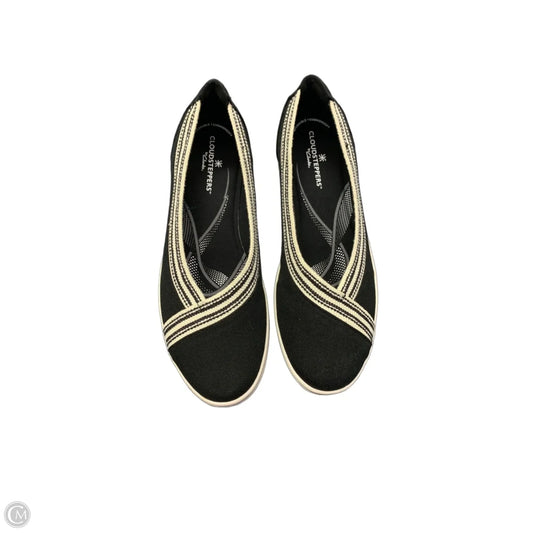 Shoes Flats By Clarks In Black & White, Size: 9.5