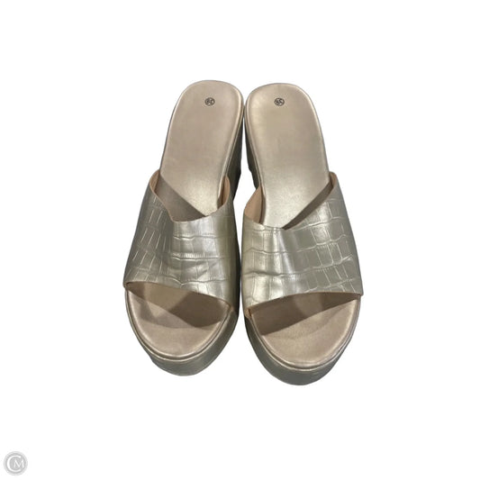 Sandals Heels Platform By Clothes Mentor In Gold, Size: 7.5