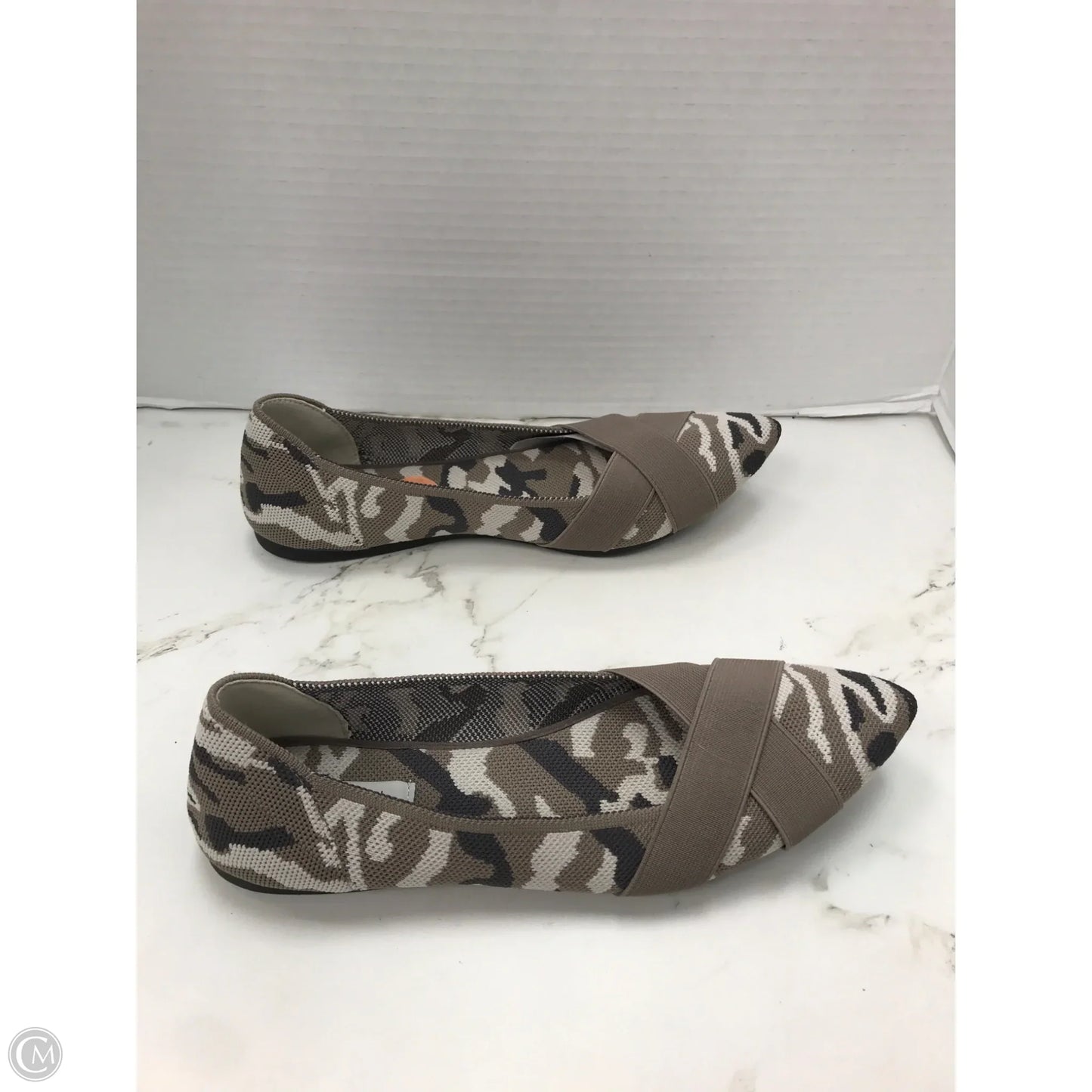 Shoes Flats By Cmc In Camouflage Print, Size: 7
