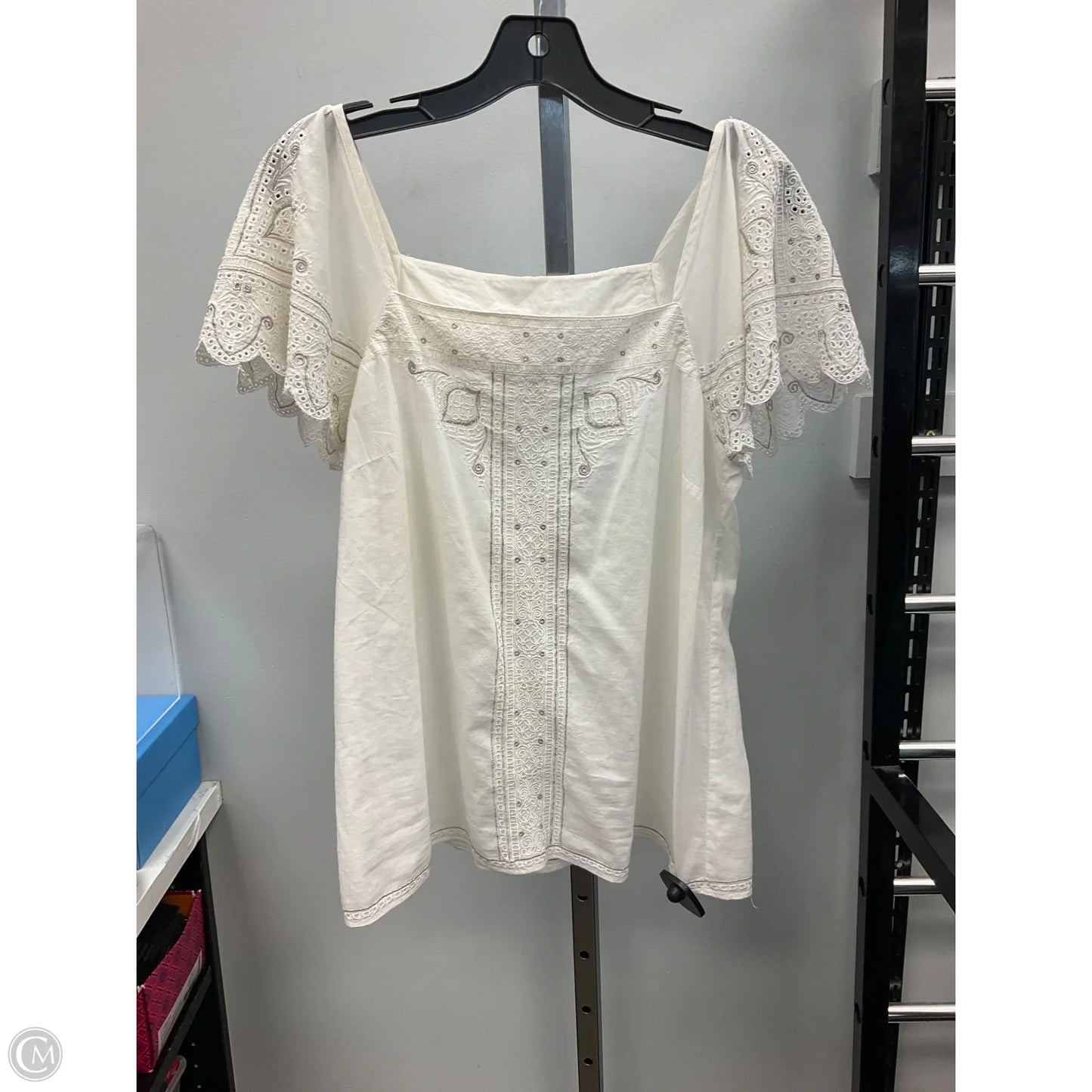 Top Short Sleeve By Cmc In Cream, Size: L