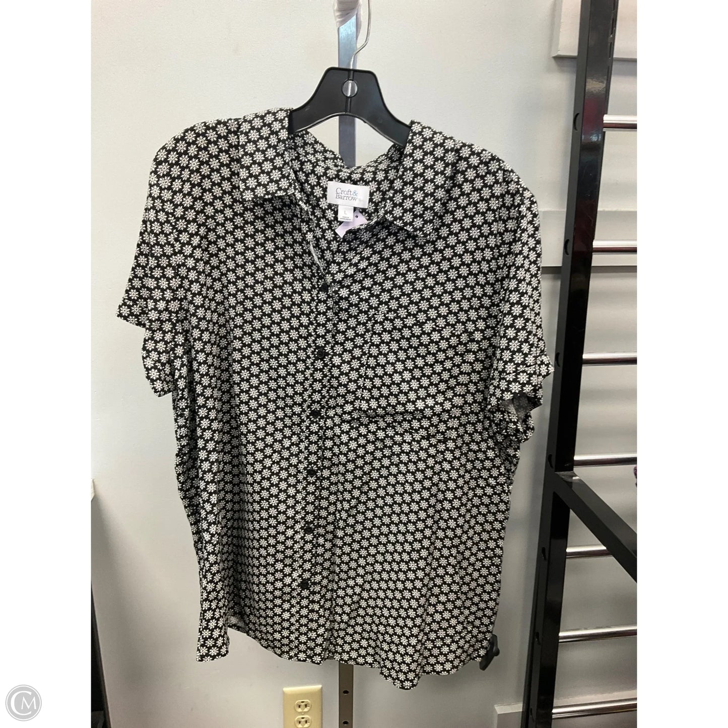 Top Short Sleeve By Croft And Barrow In Black & White, Size: L