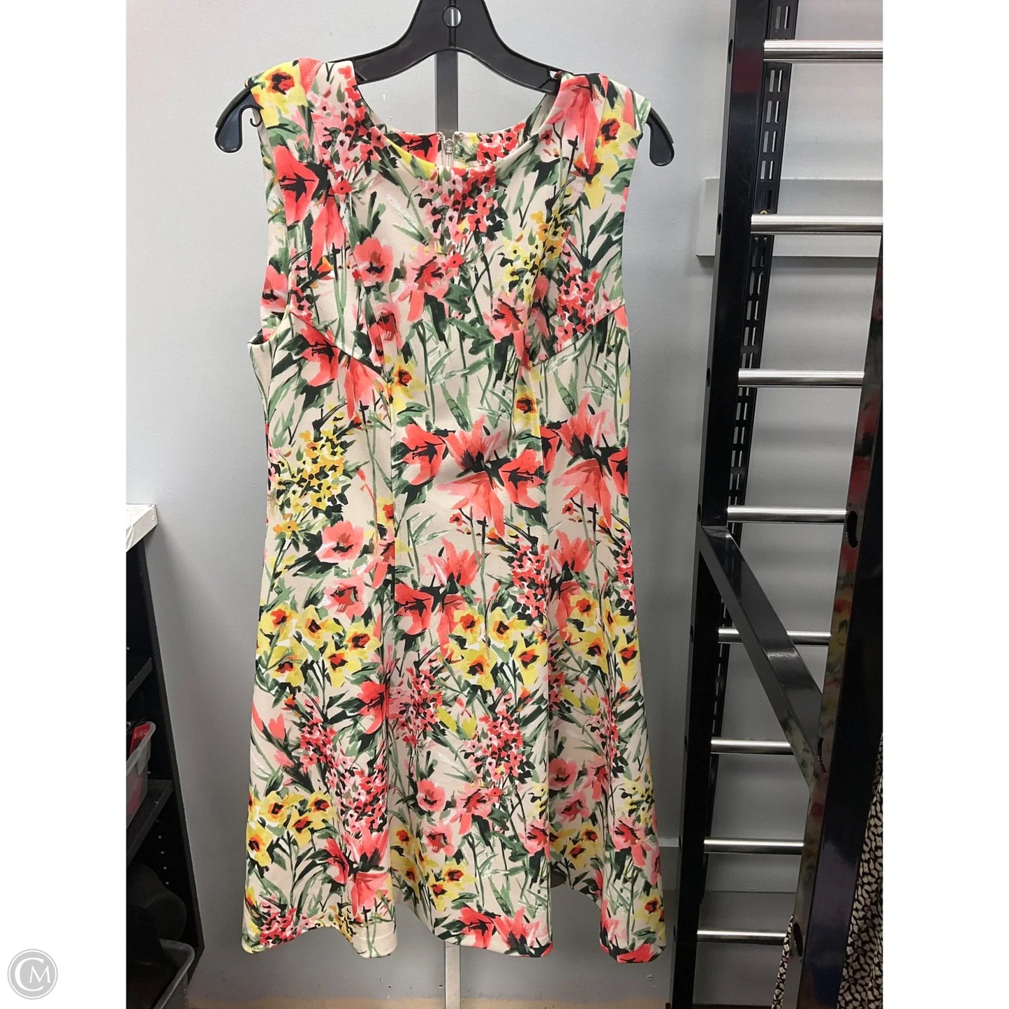 Dress Casual Short By Tommy Hilfiger In Floral Print, Size: 12