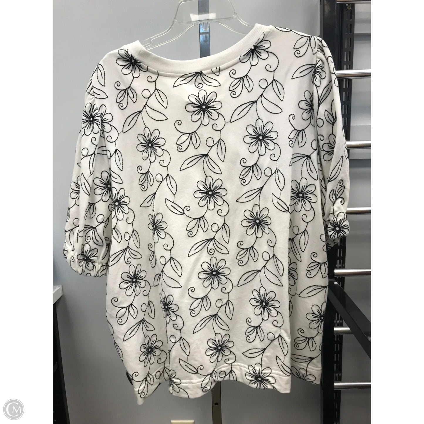Top Short Sleeve By Jane And Delancey In White, Size: 2x