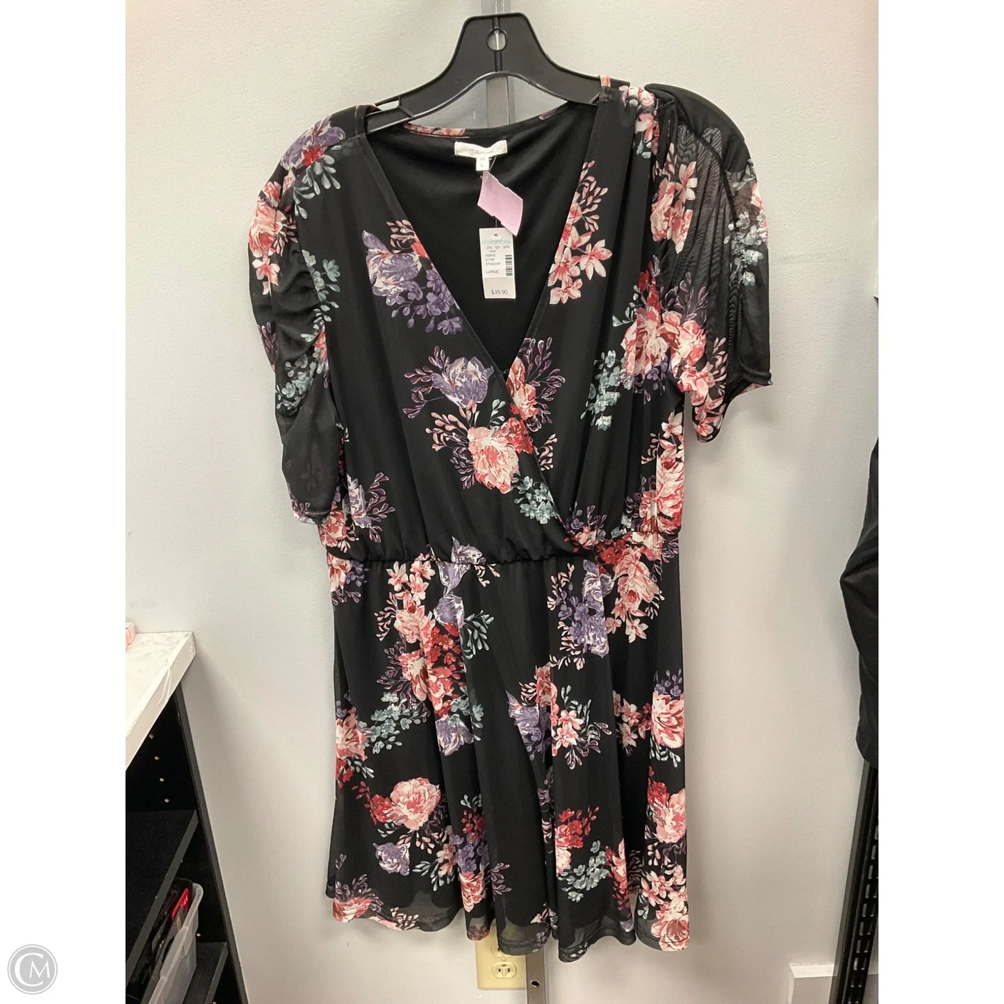Dress Casual Short By Maurices In Floral Print, Size: L