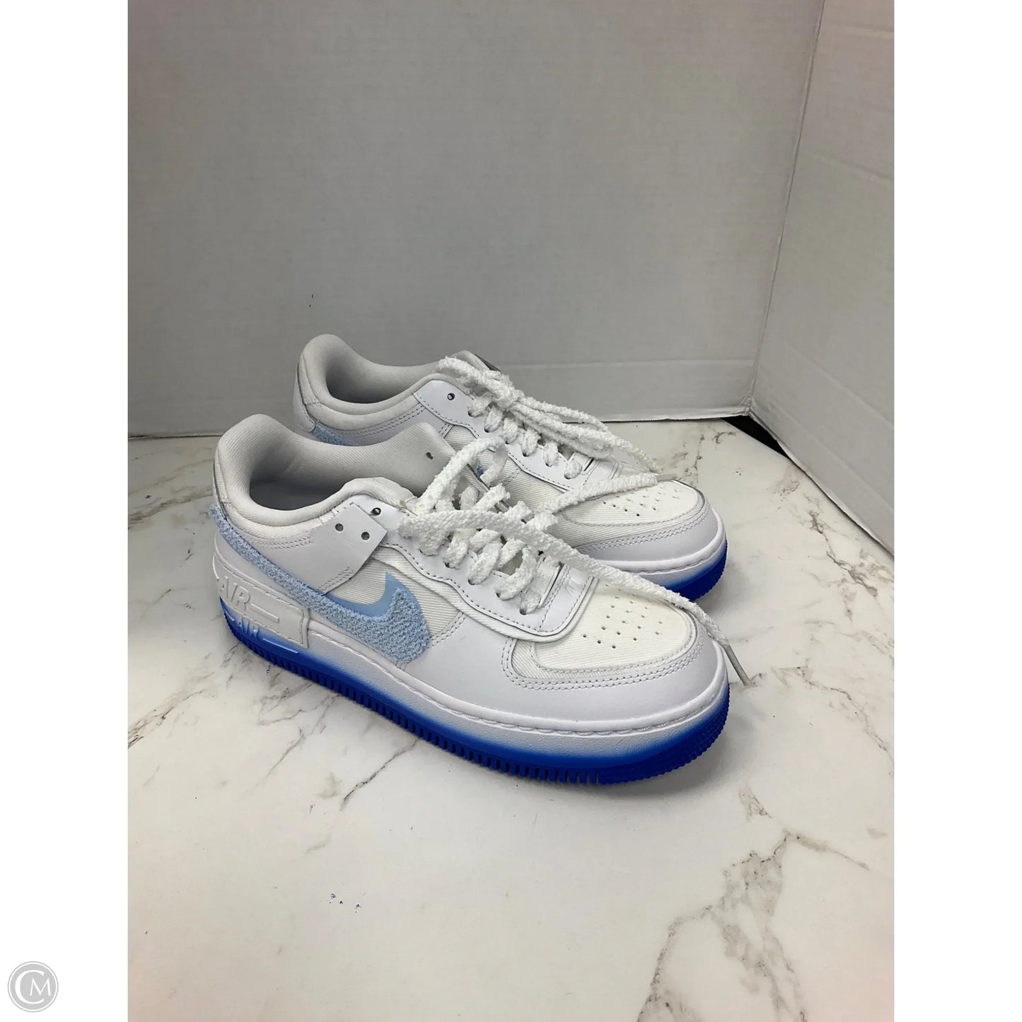Shoes Sneakers By Nike In Blue & White, Size: 7.5