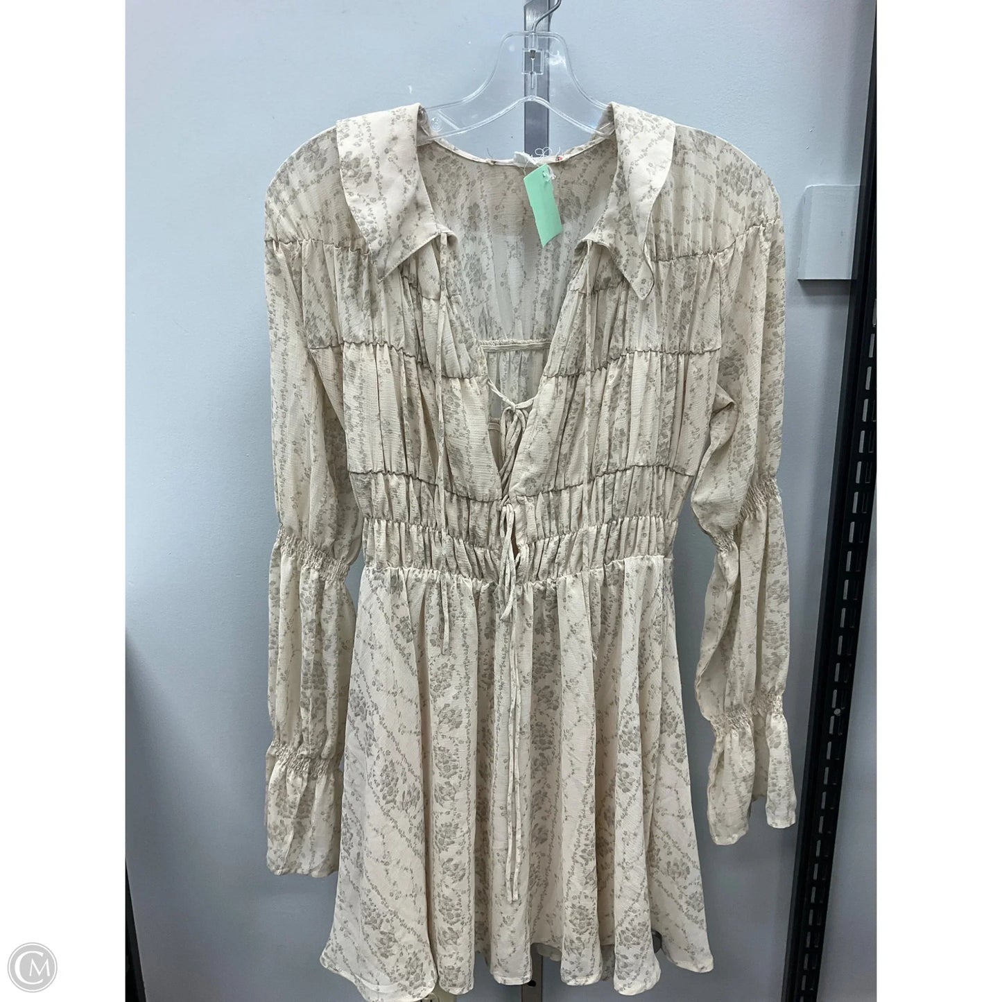 Dress Casual Short By Kimichi Blue In Cream, Size: M