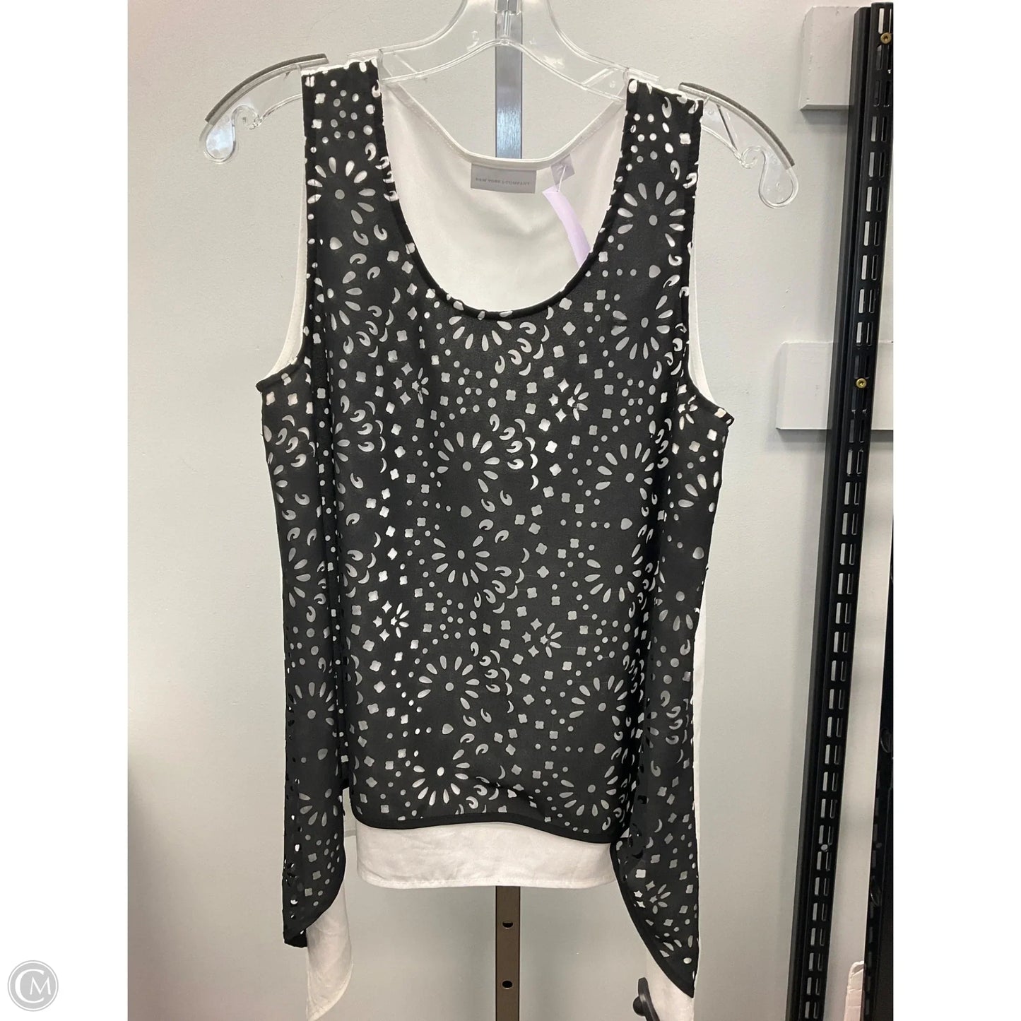 Top Sleeveless By New York And Co In Black & White, Size: S