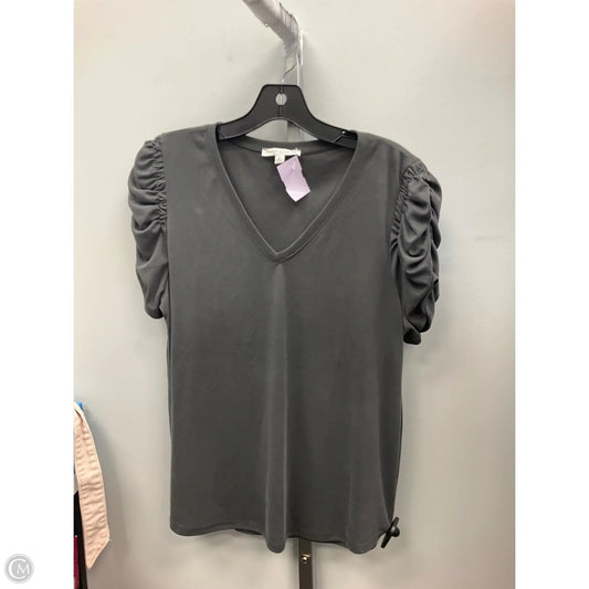 Top Short Sleeve By Green Envelope In Grey, Size: L
