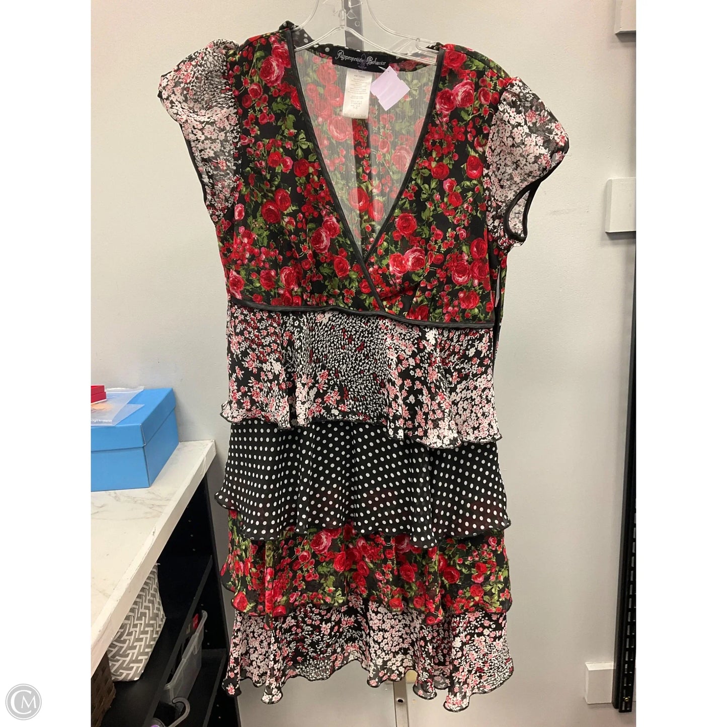 Dress Party Short By Appropriate Behavior In Black & Red, Size: 8