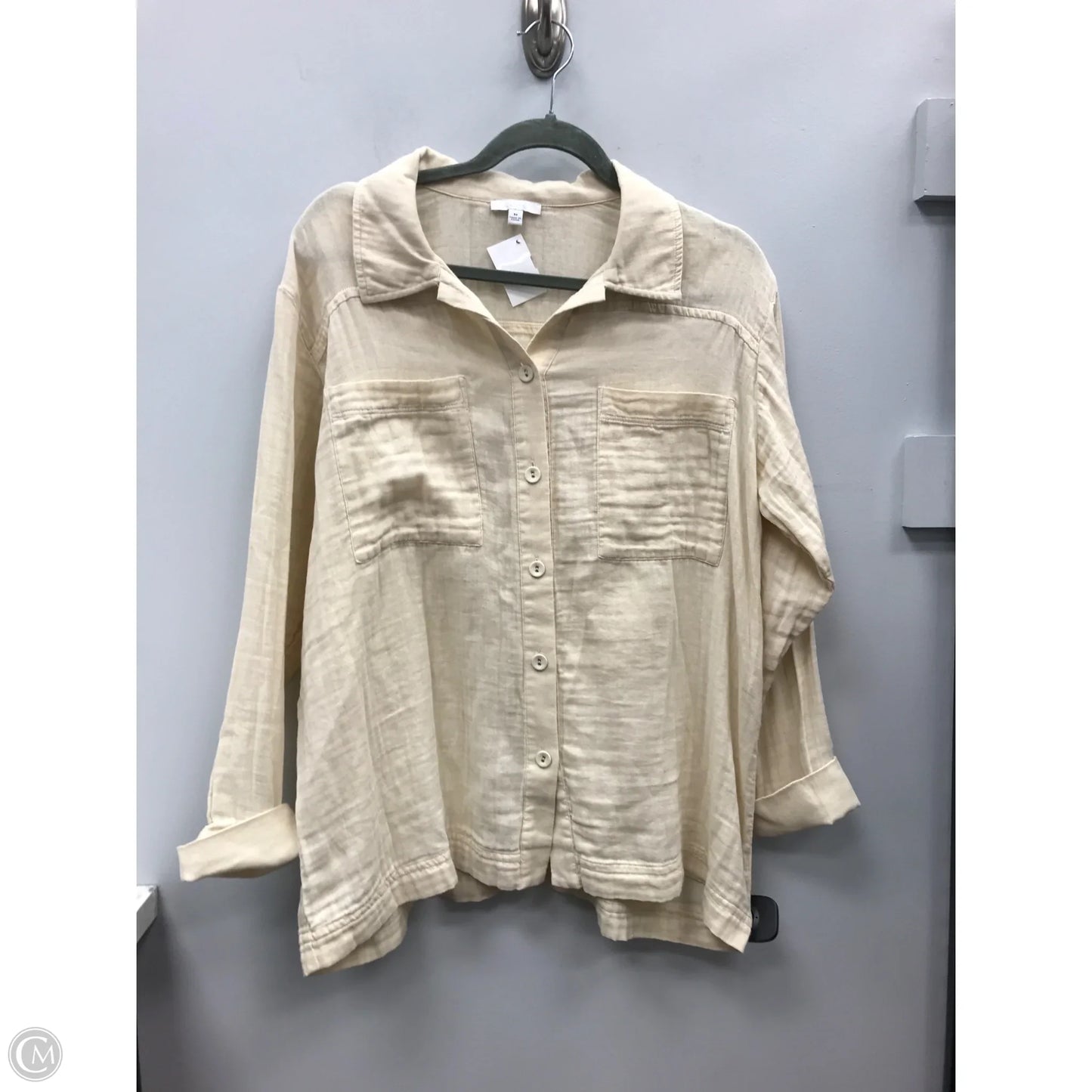 Top Long Sleeve By Clothes Mentor In Tan, Size: M