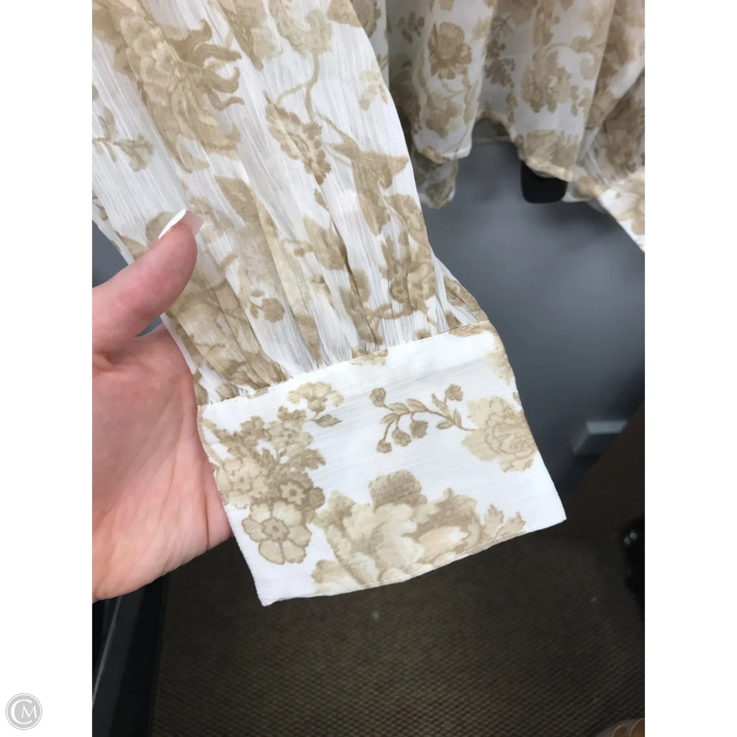Top Long Sleeve By Old Navy In Tan & White, Size: Xl
