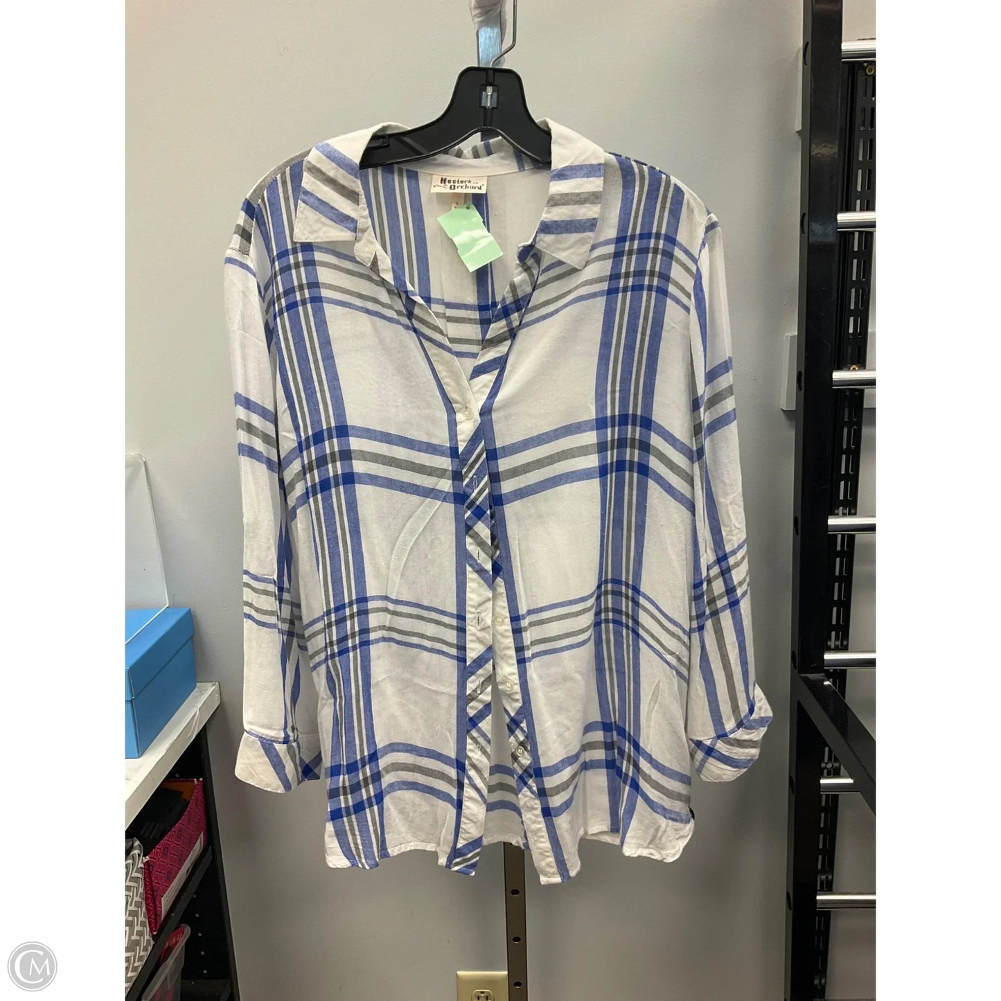 Top 3/4 Sleeve By Clothes Mentor In Plaid Pattern