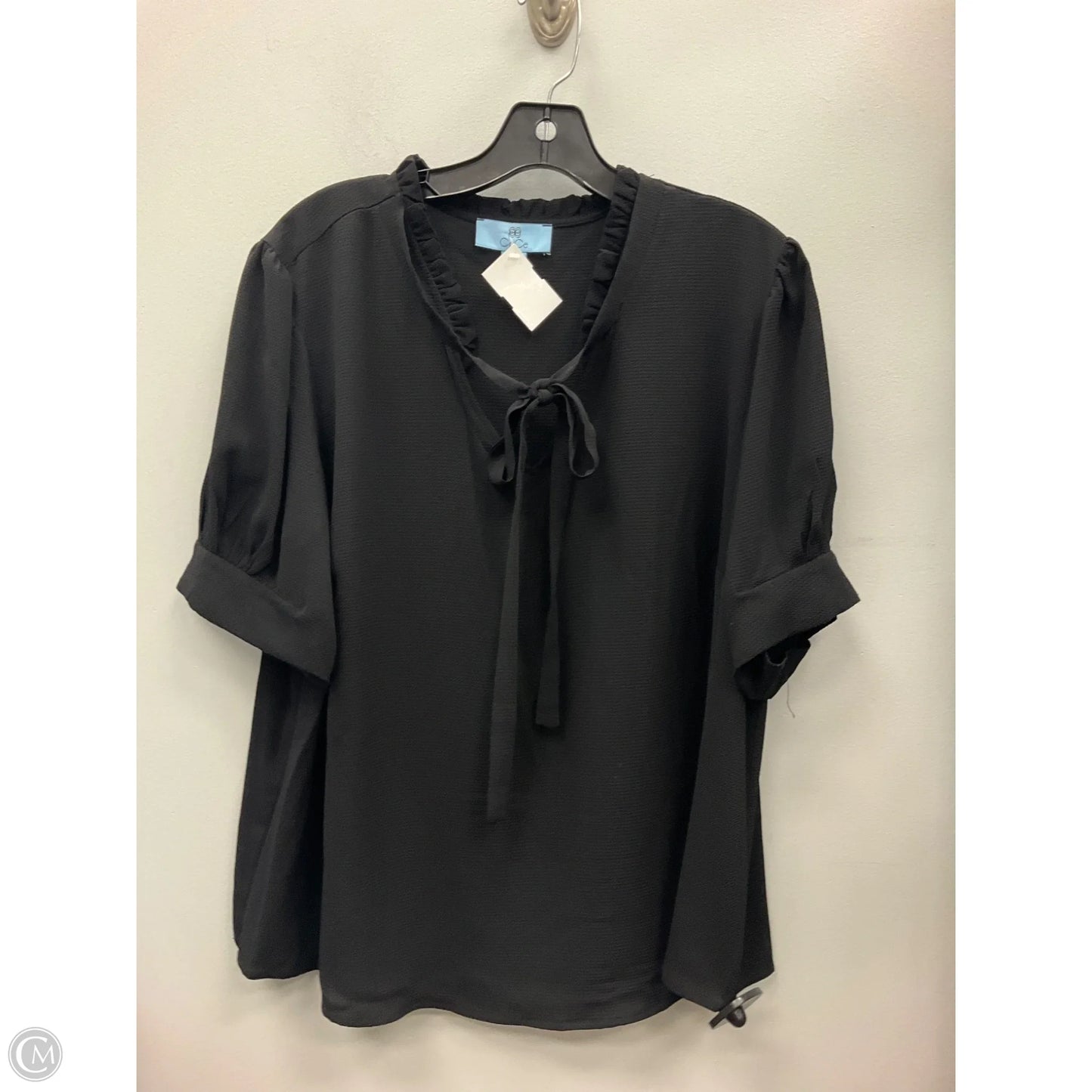 Top Short Sleeve By Cece In Black, Size: 1x
