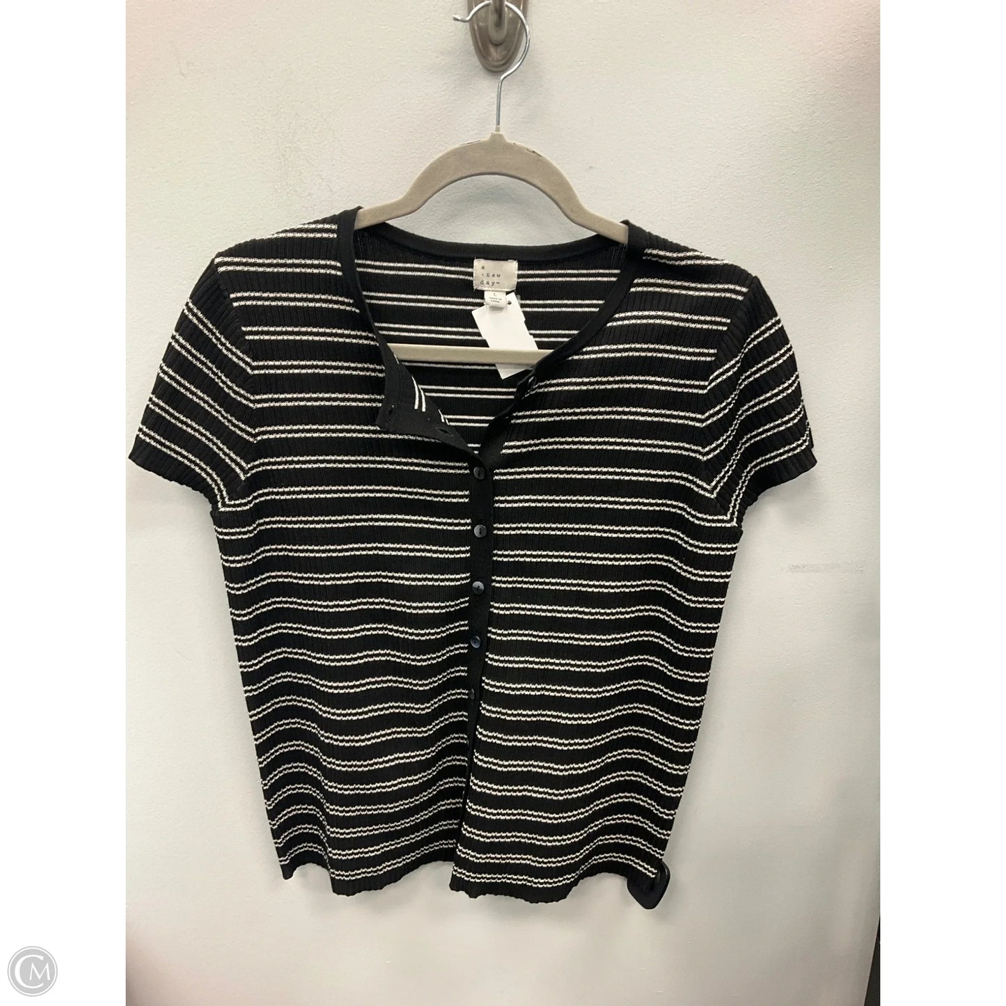 Top Short Sleeve By A New Day In Striped Pattern, Size: L