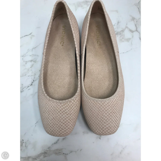 Shoes Flats By Vionic In Cream, Size: 7.5