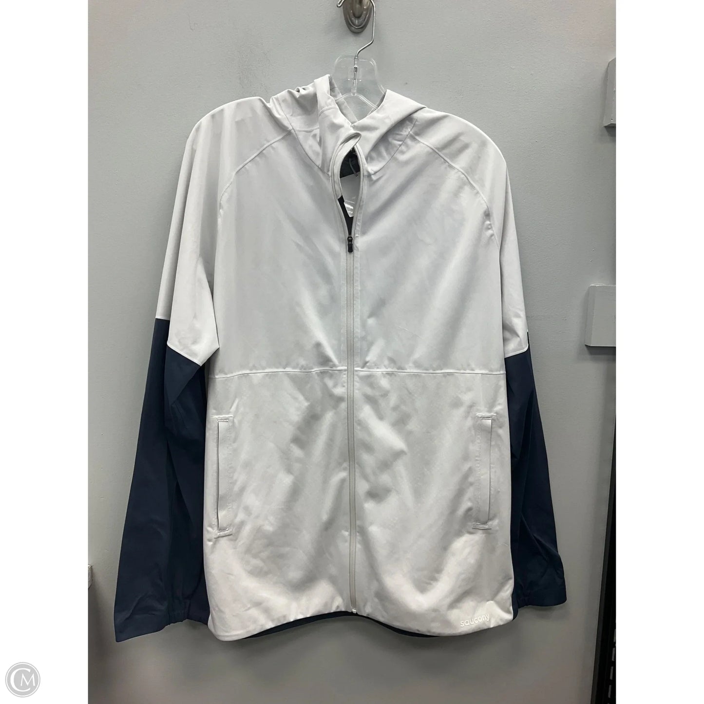 Jacket Windbreaker By Saucony In Blue & White, Size: Xl