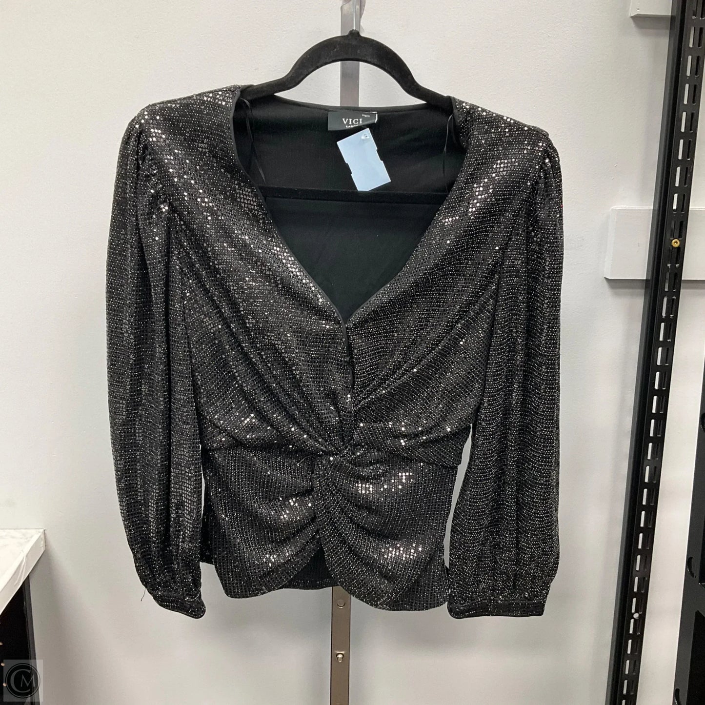 Top Long Sleeve By Vici In Black, Size: L