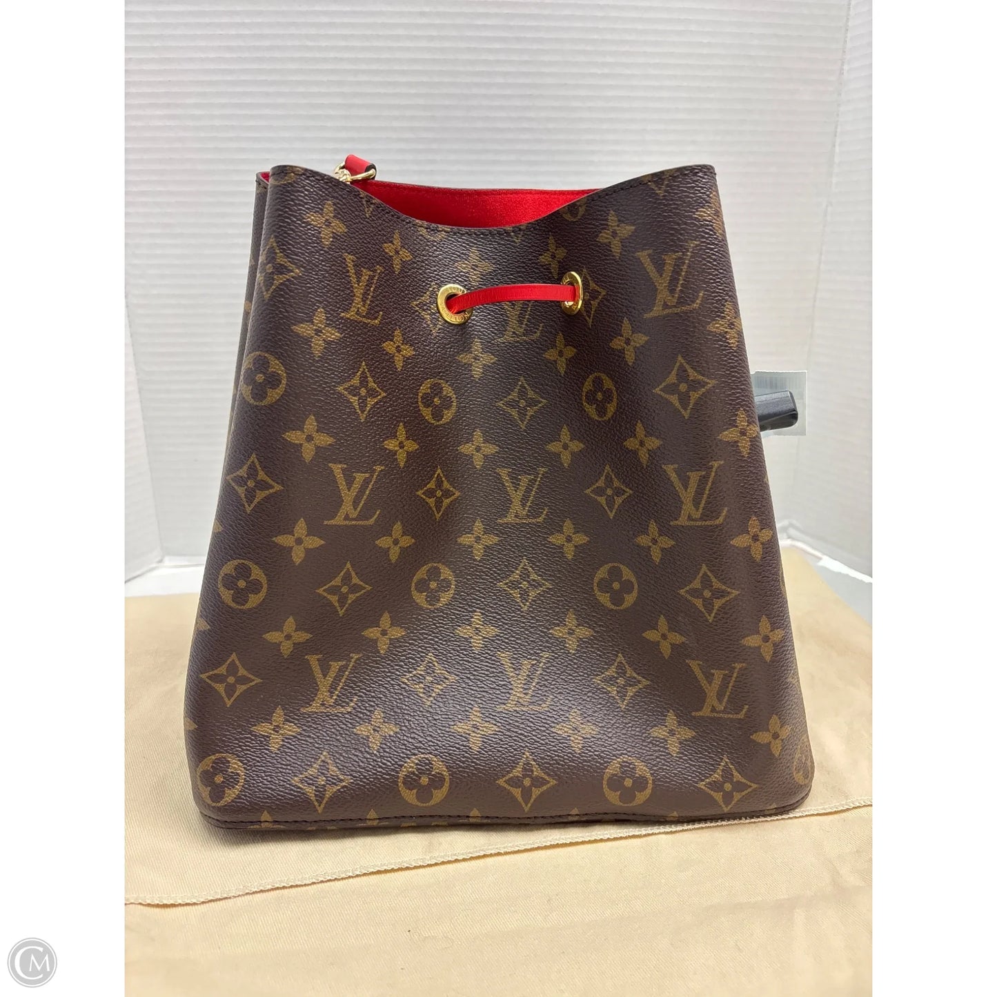 Handbag Luxury Designer By Louis Vuitton, Size: Medium