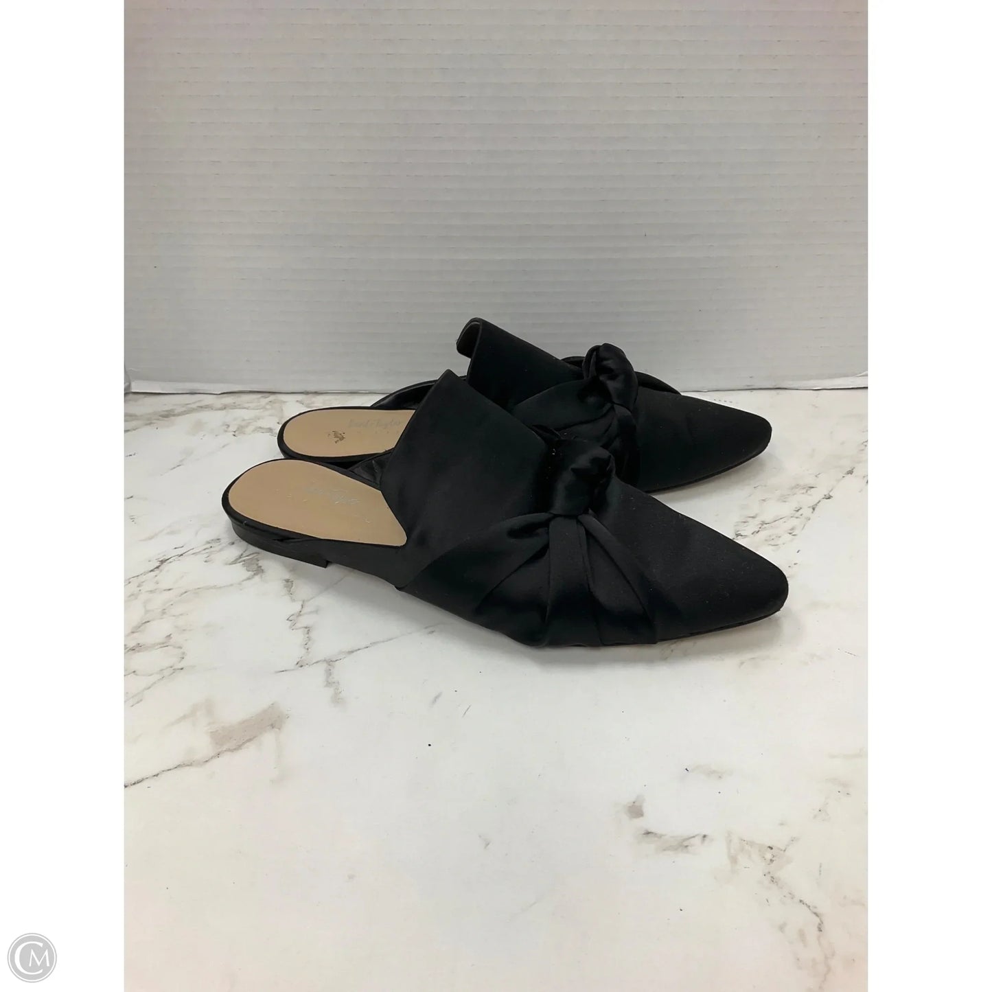 Shoes Flats By Lord And Taylor In Black, Size: 8