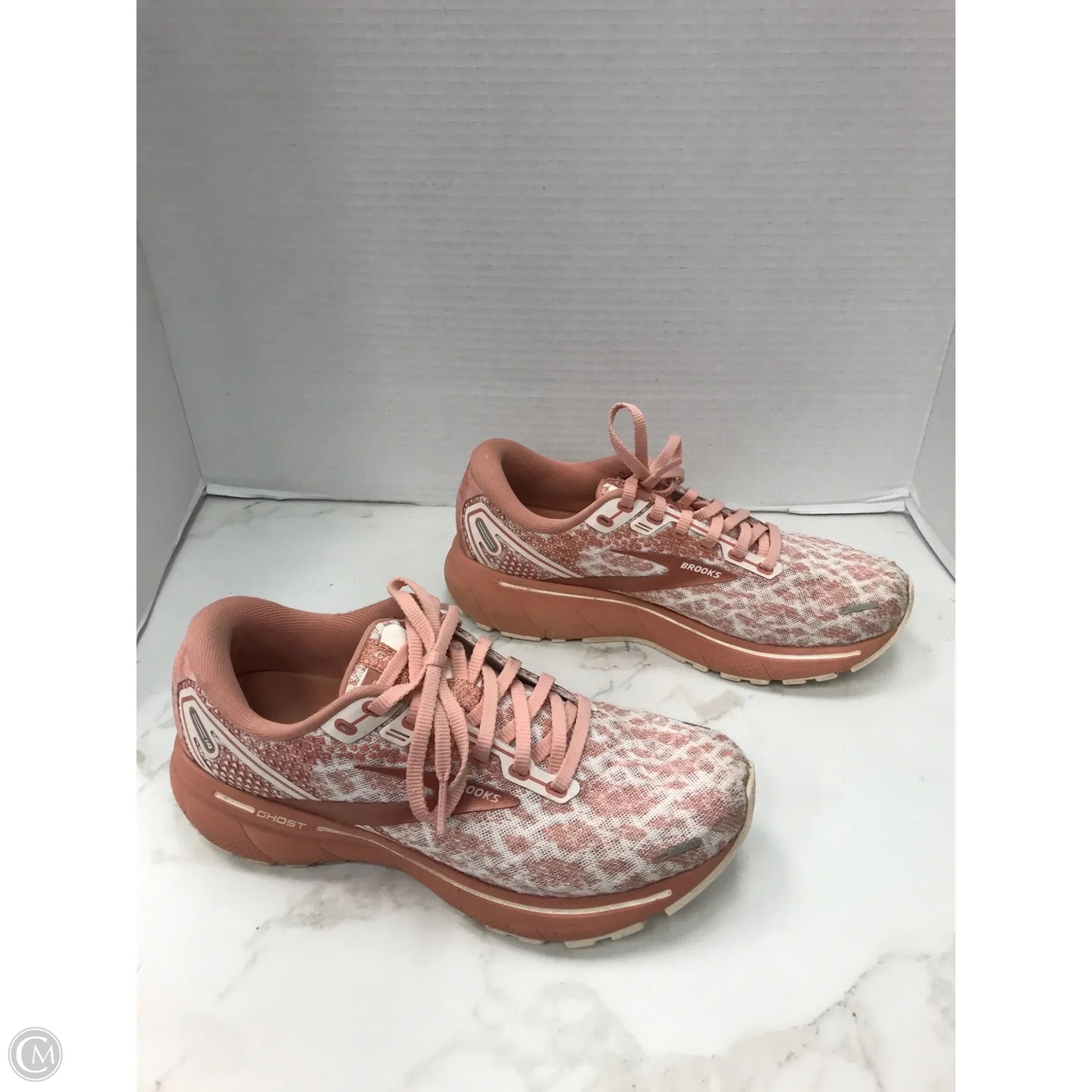 Shoes Athletic By Brooks In Peach, Size: 6.5