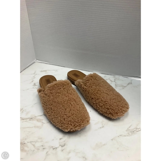 Shoes Designer By Ugg In Tan, Size: 9
