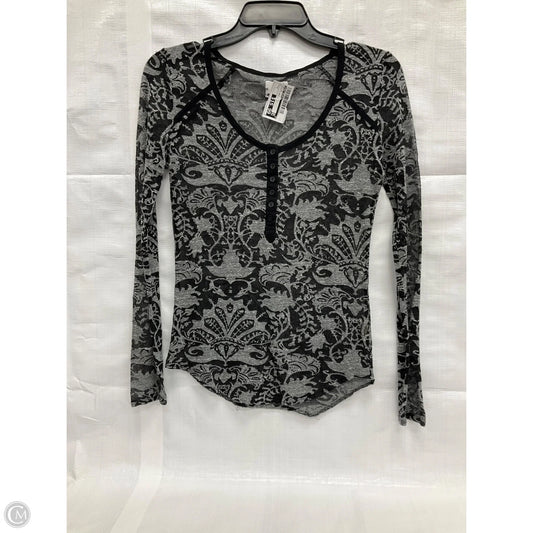 Top Long Sleeve By Free People In Black & Grey, Size: S