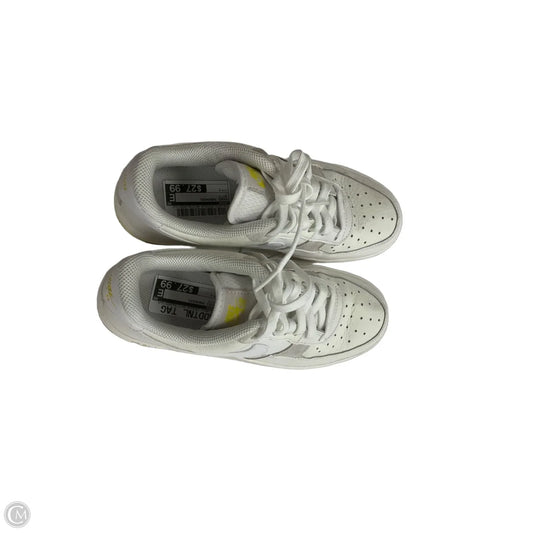 Shoes Sneakers By Nike In White, Size: 7